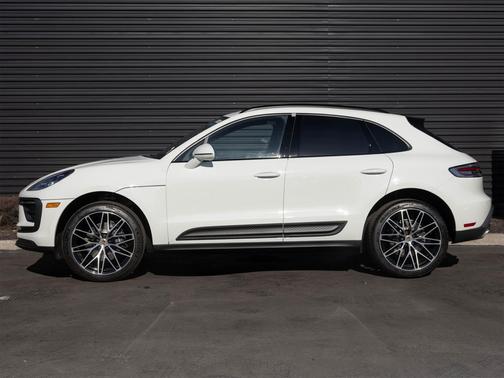 2026 Porsche Macan Base