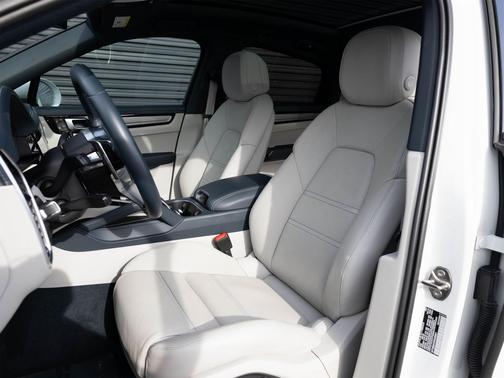 2023 Porsche Cayenne S