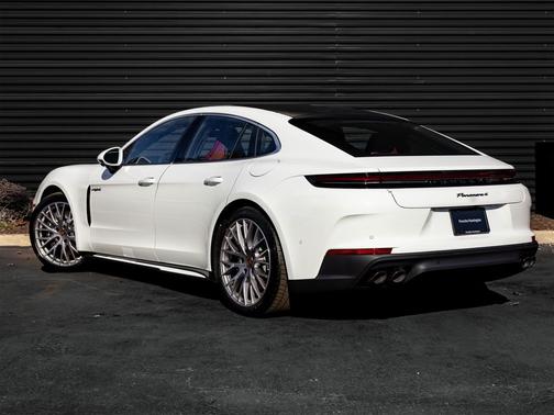 2026 Porsche Panamera 4 E-Hybrid