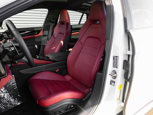 2026 Porsche Panamera 4 E-Hybrid