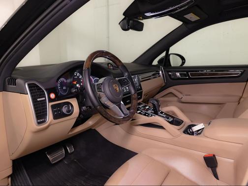 Moonlight Blue Metallic 2023 Porsche Cayenne S