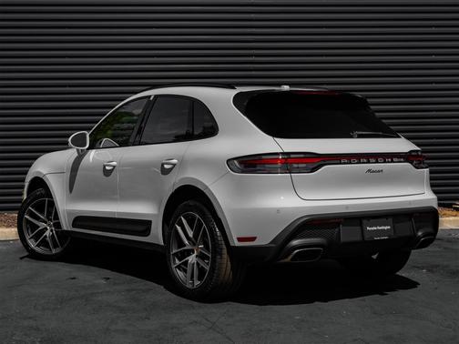 2025 Porsche Macan Base