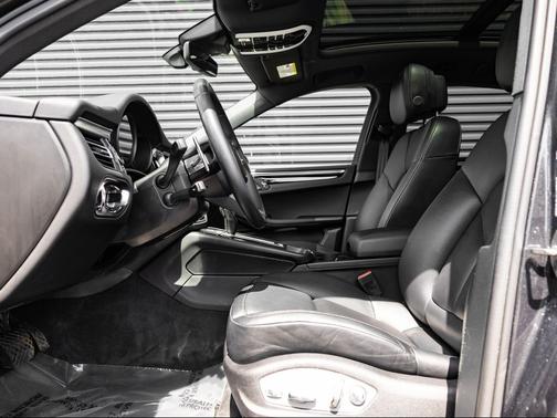 Volcano Grey Metallic 2024 Porsche Macan Macan