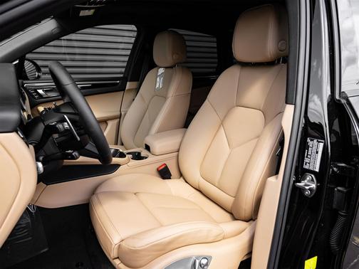 2025 Porsche Macan S