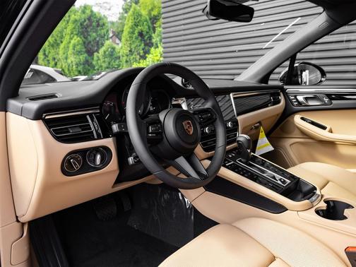 2025 Porsche Macan S