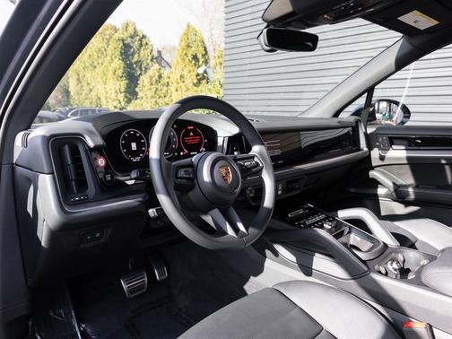 2025 Porsche Cayenne S