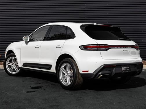 2022 Porsche Macan Base