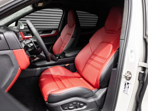 2025 Porsche Cayenne Turbo