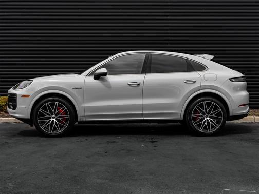 2025 Porsche Cayenne Turbo