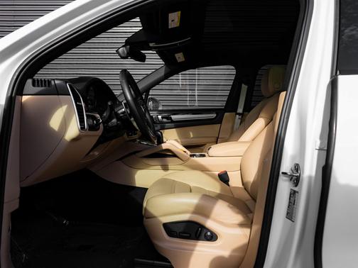 2023 Porsche Cayenne Cayenne