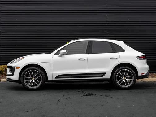 2026 Porsche Macan Base