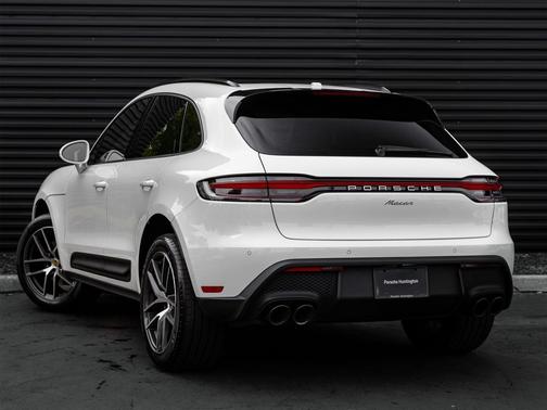 2026 Porsche Macan Base