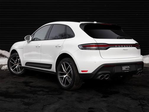 2025 Porsche Macan Base