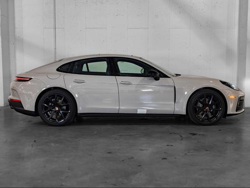 Chalk 2026 Porsche Panamera 4