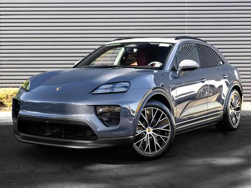2025 Porsche Macan 4