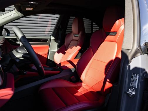 2025 Porsche Macan 4