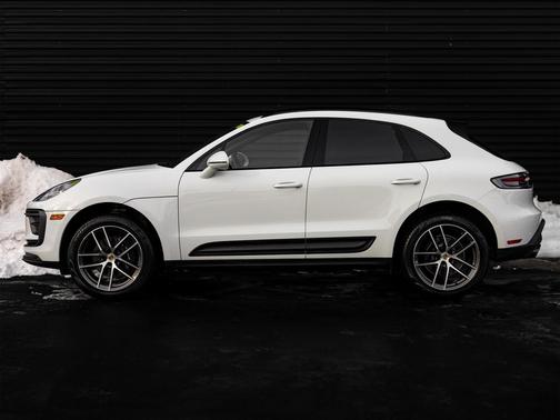 2025 Porsche Macan Base