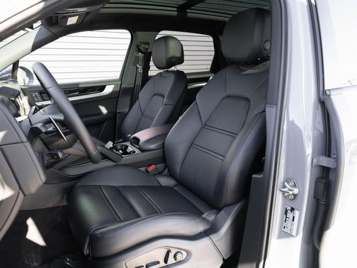 2025 Porsche Cayenne S