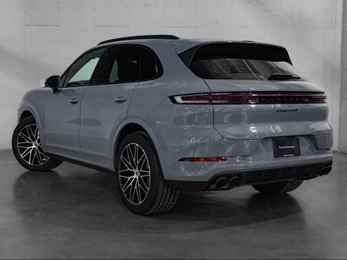 Arctic Grey 2026 Porsche Cayenne S