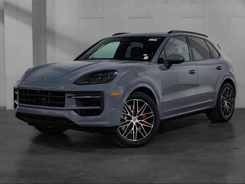 Arctic Grey 2026 Porsche Cayenne S