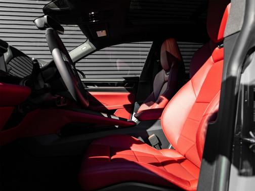 2025 Porsche Macan 4S