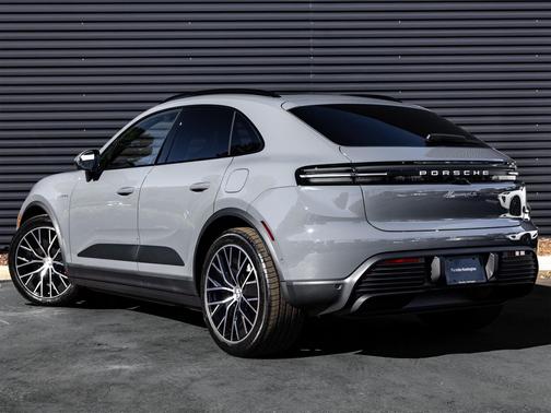 2025 Porsche Macan 4S