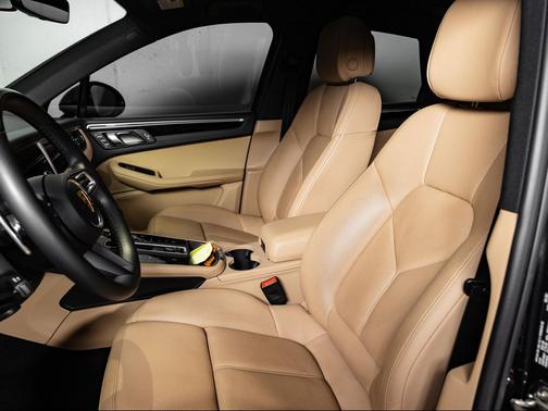 Volcano Grey Metallic 2023 Porsche Macan Macan