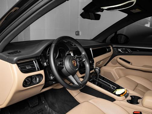 Volcano Grey Metallic 2023 Porsche Macan Macan