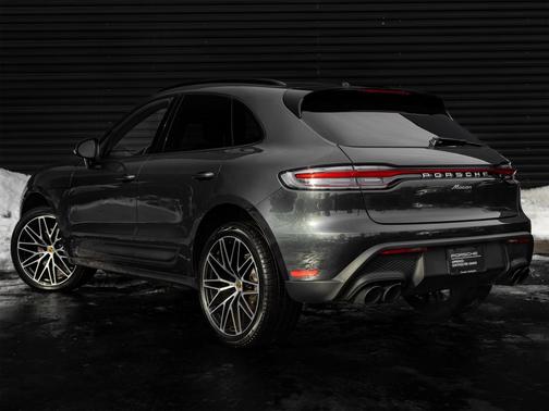 2025 Porsche Macan Base