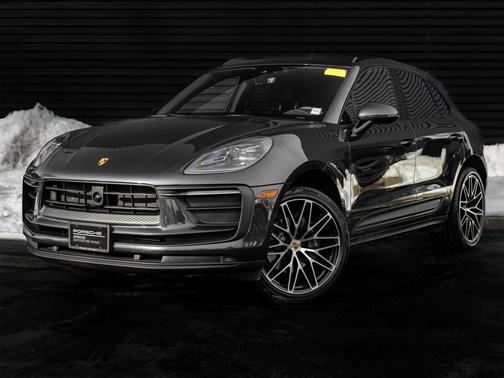 2025 Porsche Macan Base