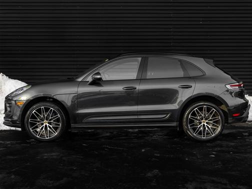 2025 Porsche Macan Base