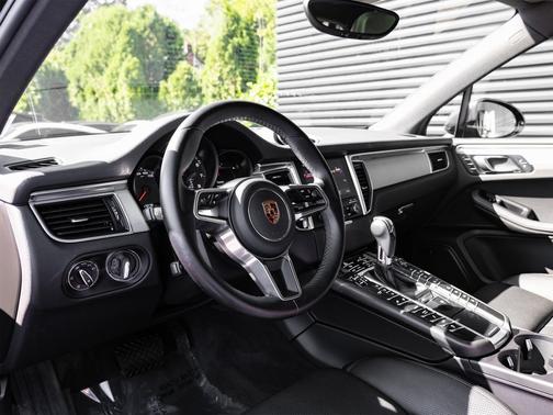 2018 Porsche Macan Sport Edition
