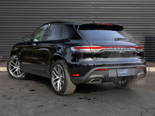 2026 Porsche Macan Base