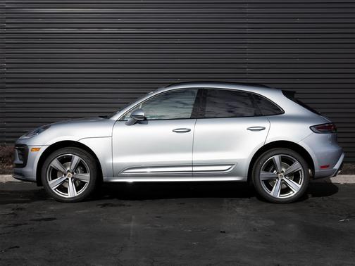 2026 Porsche Macan Base