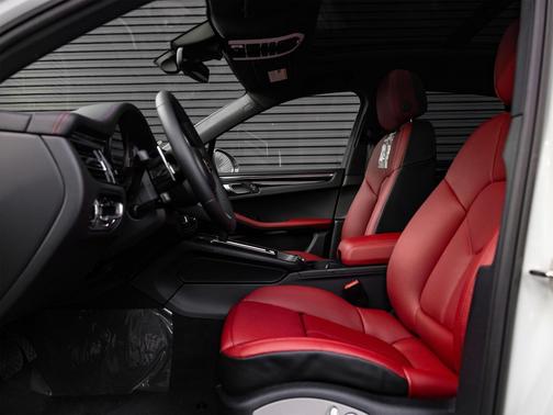 2026 Porsche Macan T