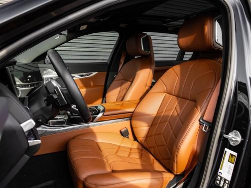 2025 BMW 760 xDrive