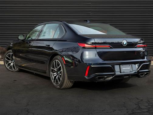 2025 BMW 760 xDrive