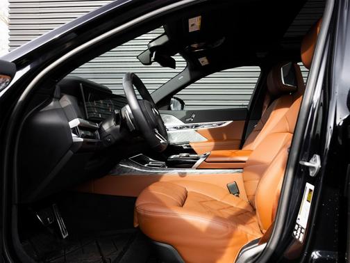 2025 BMW 760 xDrive