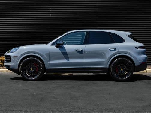 2024 Porsche Cayenne S