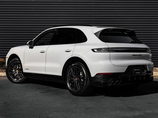 2026 Porsche Cayenne GTS