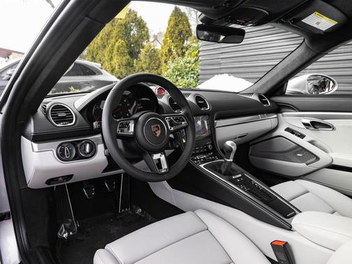 2025 Porsche 718 Cayman GTS 4.0