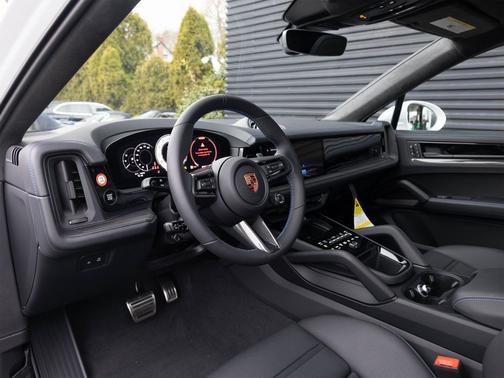 2026 Porsche Cayenne GTS