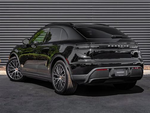 2025 Porsche Macan 4S
