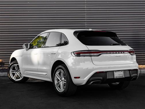 2022 Porsche Macan Base
