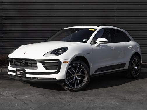 2025 Porsche Macan Base