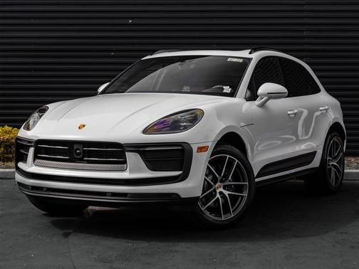 2025 Porsche Macan Base