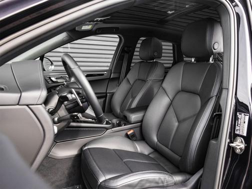 2025 Porsche Macan T