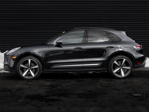 2025 Porsche Macan T