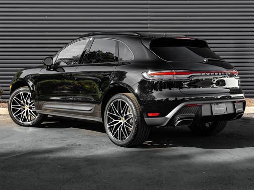 2026 Porsche Macan Base