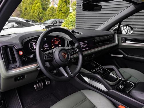 2024 Porsche Cayenne S